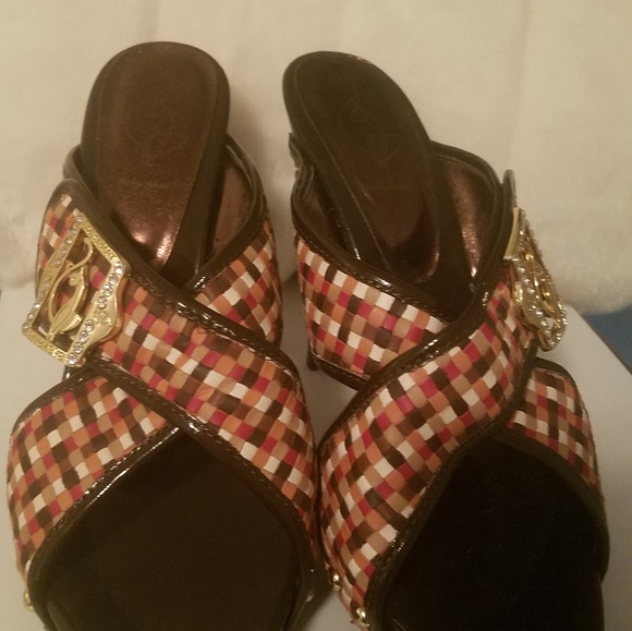 Heels - Picture 4 of 4